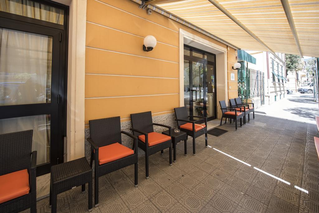 Hotel Bristol Lavagna Exteriör bild